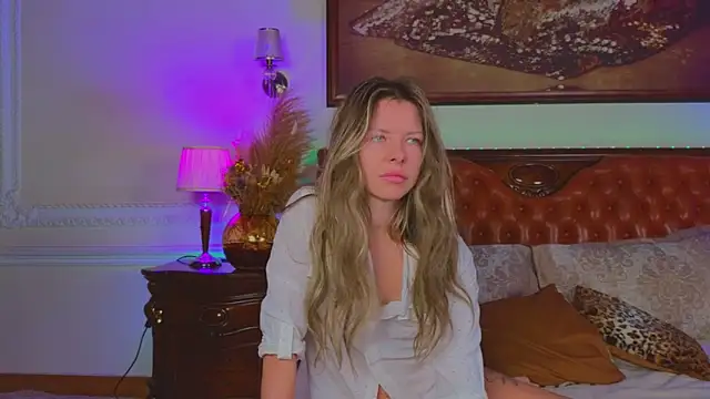 Real Tini online show from November 2025 06:14:02 AM