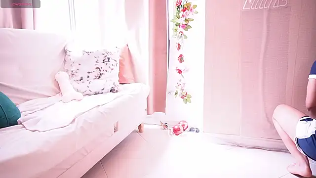 Snapshot of lilith__rosse chatting on May 2026 06:33:01 PM lilith rosse online show from May 2026 06:33:01 PM