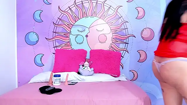 luna hoott online show from February 2026 07:13:01 PM