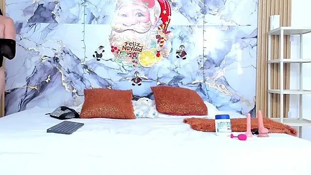 luna hoott online show from January 2026 07:20:02 PM