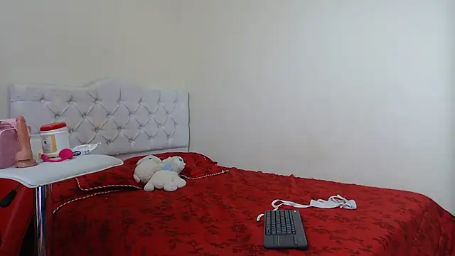 luna hoott online show from March 2025 07:47:02 PM