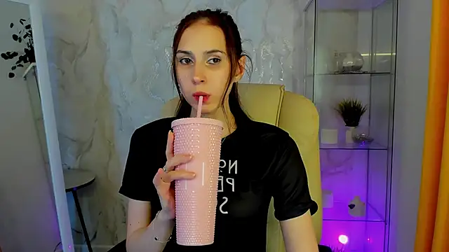 Snapshot of ArmiEri chatting on November 2025 06:34:01 PM ArmiEri online show from November 2025 06:34:01 PM