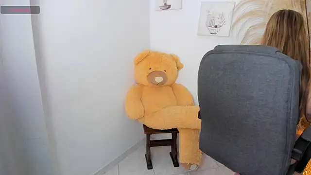 sarita1412 online show from April 2026 11:56:01 PM