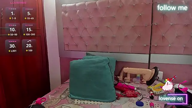 Snapshot of neeko_princes chatting on November 2025 12:17:02 PM neeko princes online show from November 2025 12:17:02 PM