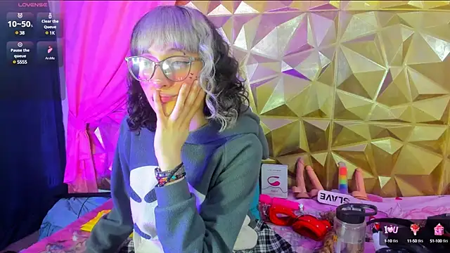 Snapshot of neeko_princes chatting on March 2025 03:39:01 PM neeko princes online show from March 2025 03:39:01 PM