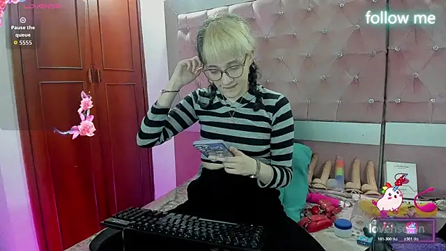 neeko princes online show from December 2025 12:05:01 PM