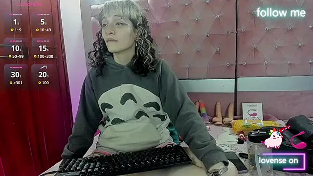 Snapshot of neeko_princes chatting on November 2025 12:38:01 PM neeko princes online show from November 2025 12:38:01 PM