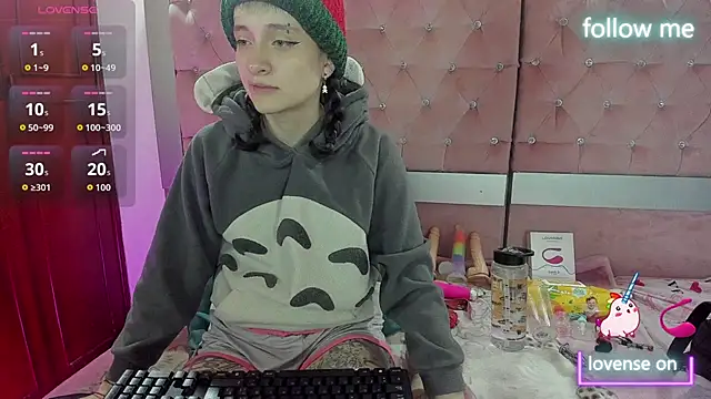 Snapshot of neeko_princes chatting on December 2025 12:07:02 PM neeko princes online show from December 2025 12:07:02 PM