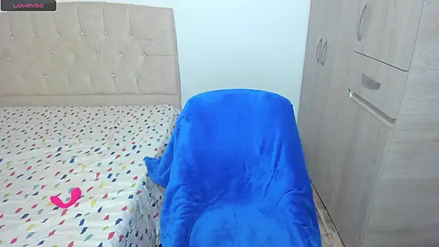 emily1  online show from April 2026 12:32:02 PM