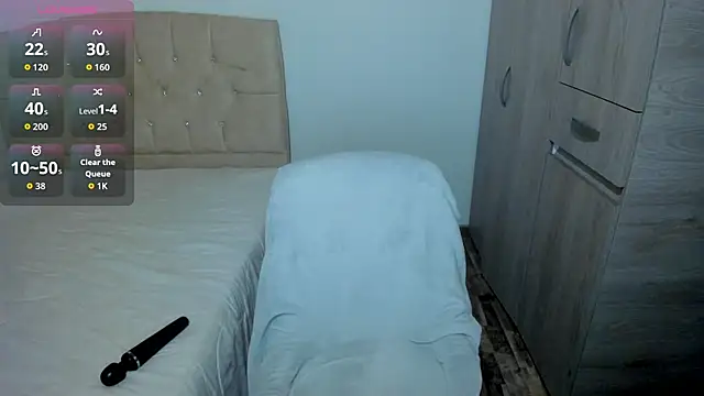 emily1  online show from October 2025 11:53:02 AM