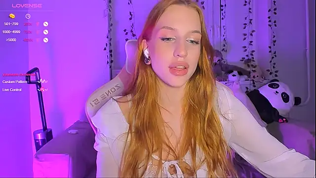 Anice  online show from November 2025 11:16:01 PM