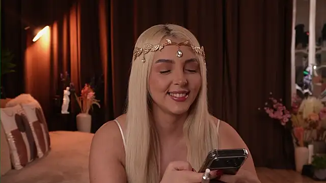 Snapshot of VictoriaMorrone chatting on November 2025 09:58:02 PM VictoriaMorrone online show from November 2025 09:58:02 PM