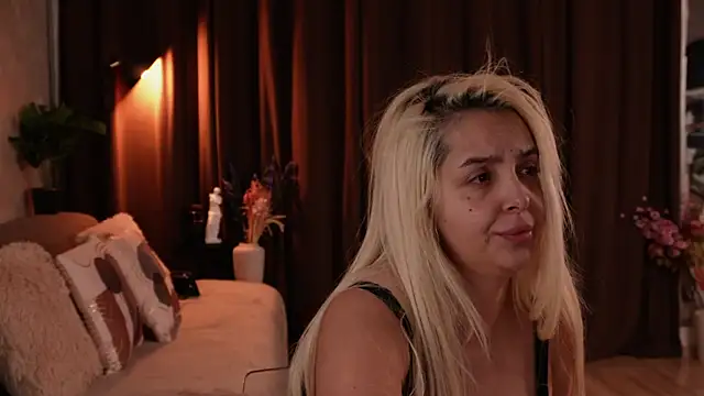 Snapshot of VictoriaMorrone chatting on October 2025 07:37:01 PM VictoriaMorrone online show from October 2025 07:37:01 PM