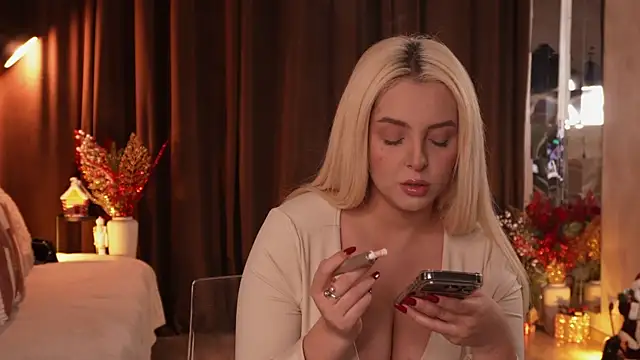 Snapshot of VictoriaMorrone chatting on December 2025 11:47:02 PM VictoriaMorrone online show from December 2025 11:47:02 PM