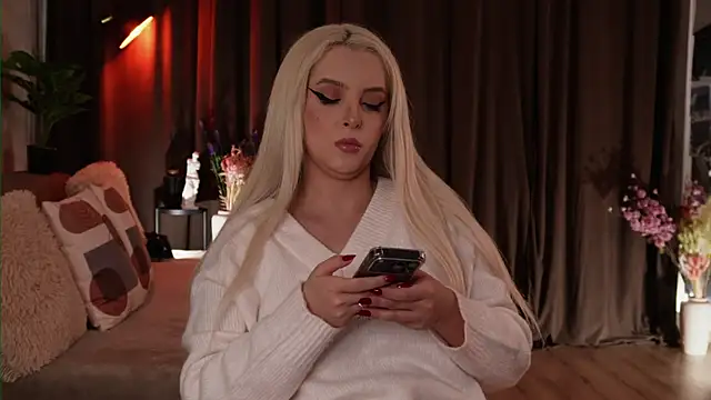 Snapshot of VictoriaMorrone chatting on November 2025 10:58:01 PM VictoriaMorrone online show from November 2025 10:58:01 PM