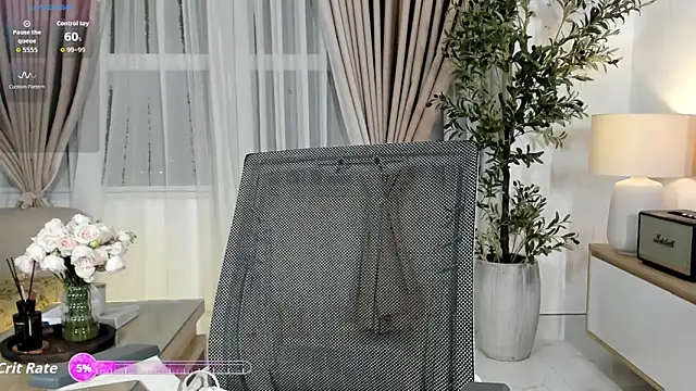  Joliie  online show from April 2026 10:05:02 PM