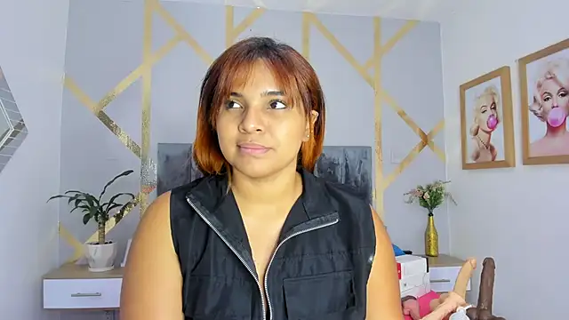 Snapshot of angelina_castroo chatting on February 2025 03:06:02 AM angelina castroo online show from February 2025 03:06:02 AM