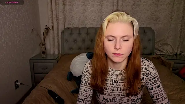 rocky foxy online show from October 2025 10:28:02 PM