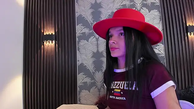 Snapshot of _shantal_smith chatting on June 2026 01:50:01 PM shantal smith online show from June 2026 01:50:01 PM