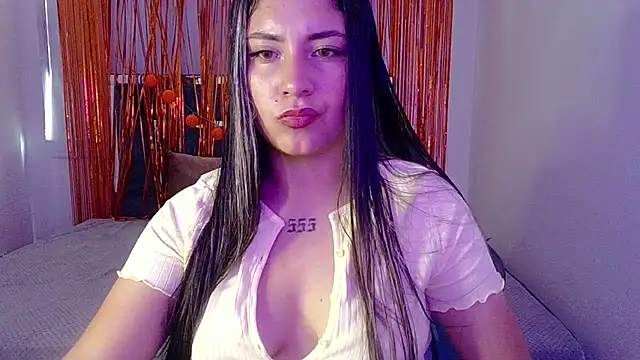 Lia 14  online show from November 2025 05:39:02 PM