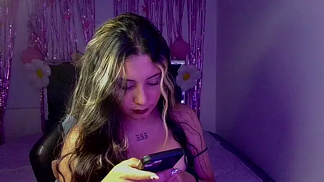 Lia 14  online show from October 2025 12:33:01 AM