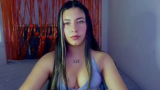 Lia 14  online show from November 2025 05:46:05 PM