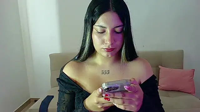 Lia 14  online show from April 2026 05:07:01 PM