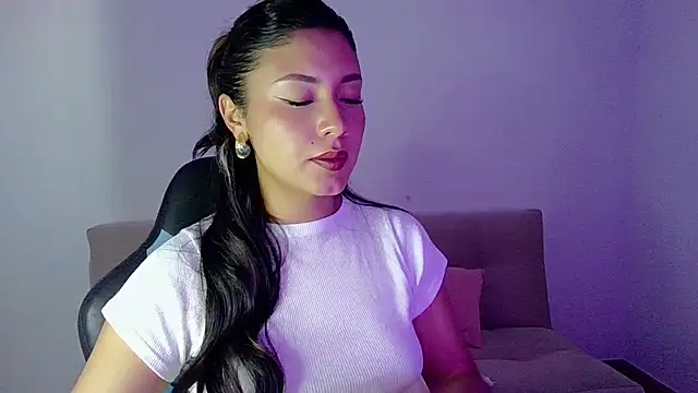 Lia 14  online show from March 2026 10:39:01 PM