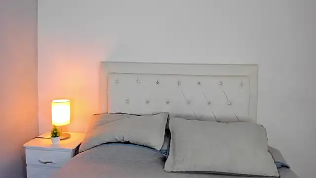 MELISSA ALVAREZ online show from September 2025 09:15:01 AM