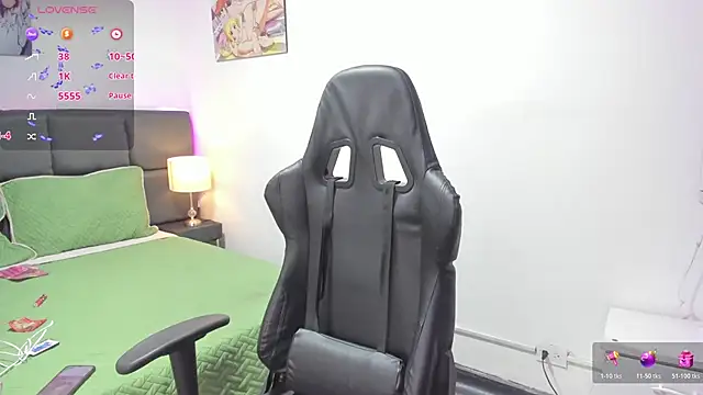 Snapshot of Megan_Miles02 chatting on November 2025 08:41:02 PM Megan Miles02 online show from November 2025 08:41:02 PM