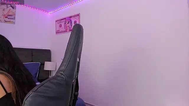 Snapshot of Megan_Miles02 chatting on November 2025 08:53:02 PM Megan Miles02 online show from November 2025 08:53:02 PM