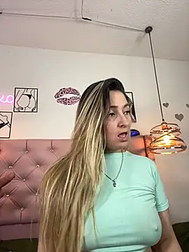 Snapshot of antonella87 chatting on October 2025 07:58:01 PM antonella87 online show from October 2025 07:58:01 PM