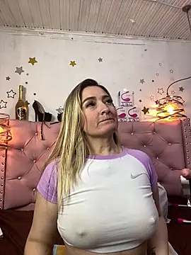 Snapshot of antonella87 chatting on March 2025 02:15:02 AM antonella87 online show from March 2025 02:15:02 AM