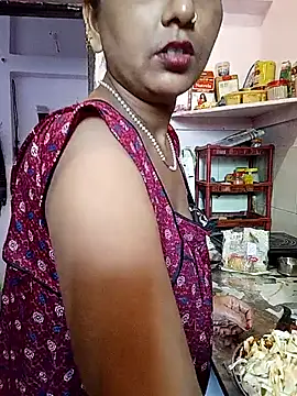 Snapshot of reemacouple007 chatting on July 2026 03:58:01 AM reemacouple007 online show from July 2026 03:58:01 AM