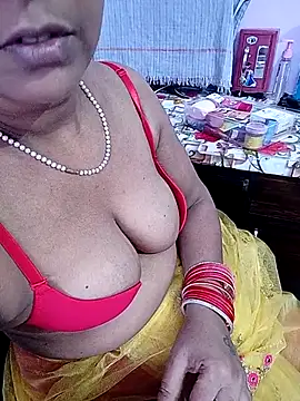 Snapshot of reemacouple007 chatting on July 2026 04:52:02 AM reemacouple007 online show from July 2026 04:52:02 AM