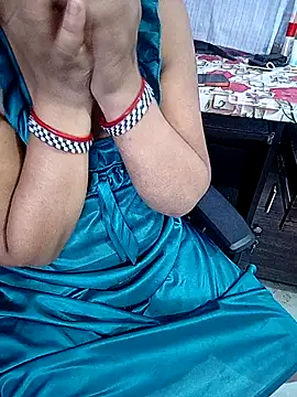 Snapshot of reemacouple007 chatting on May 2026 06:35:02 AM reemacouple007 online show from May 2026 06:35:02 AM