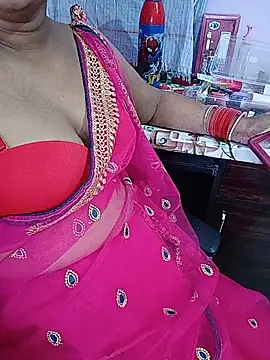 Snapshot of reemacouple007 chatting on June 2026 05:40:01 PM reemacouple007 online show from June 2026 05:40:01 PM