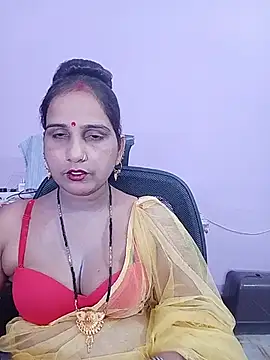Snapshot of reemacouple007 chatting on May 2026 06:28:01 PM reemacouple007 online show from May 2026 06:28:01 PM