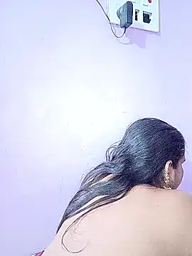 Snapshot of reemacouple007 chatting on June 2026 08:06:02 PM reemacouple007 online show from June 2026 08:06:02 PM