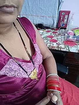 Snapshot of reemacouple007 chatting on June 2026 06:10:02 AM reemacouple007 online show from June 2026 06:10:02 AM