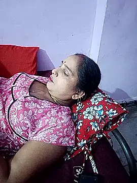 reemacouple007 online show from April 2026 07:50:02 PM