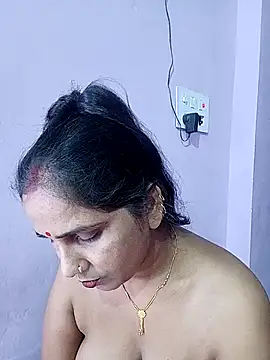 Snapshot of reemacouple007 chatting on May 2026 06:39:02 PM reemacouple007 online show from May 2026 06:39:02 PM