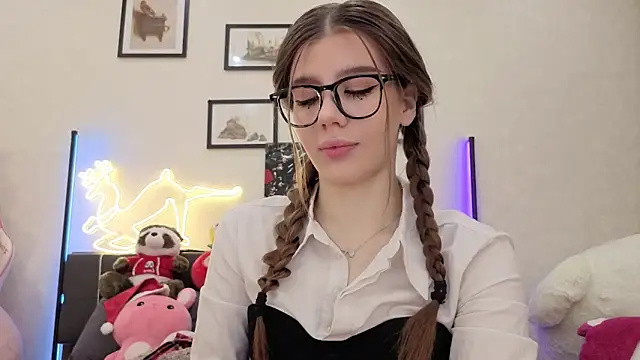 dolly ll online show from December 2025 01:35:02 PM