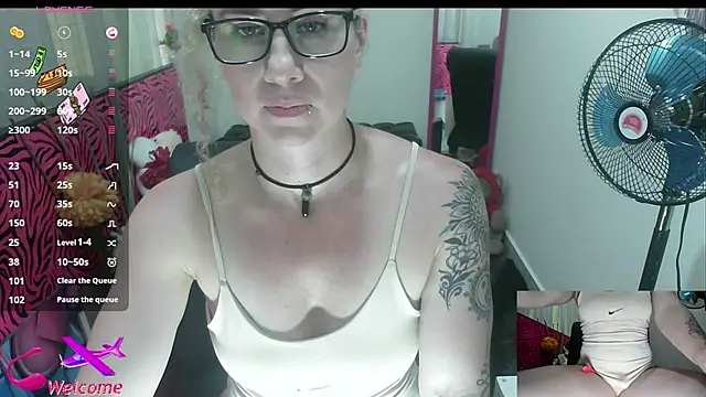Snapshot of ViickySexy chatting on October 2025 07:48:01 PM ViickySexy online show from October 2025 07:48:01 PM