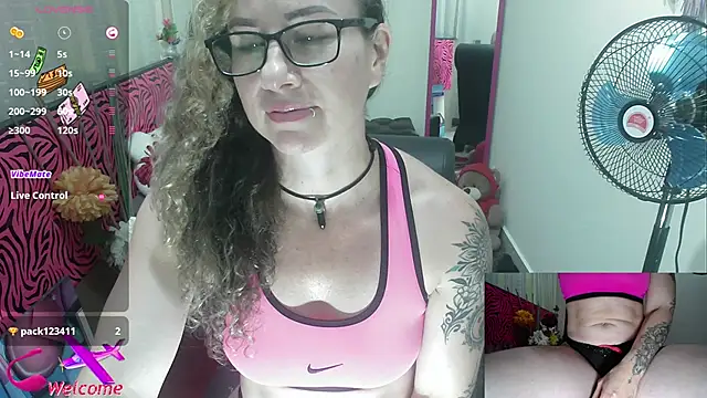 Snapshot of ViickySexy chatting on September 2025 07:42:02 PM ViickySexy online show from September 2025 07:42:02 PM