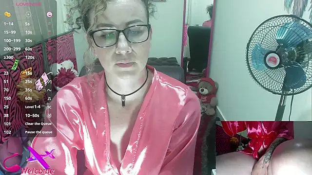 Snapshot of ViickySexy chatting on September 2025 07:21:02 PM ViickySexy online show from September 2025 07:21:02 PM