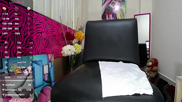 ViickySexy online show from April 2026 09:39:33 PM