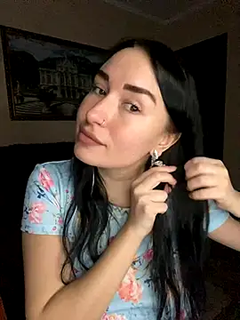 Roxana Bell online show from November 2025 07:14:01 PM