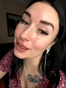 Roxana Bell online show from December 2025 07:59:02 PM