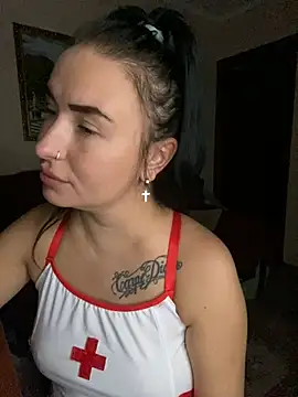 Snapshot of Roxana_Bell chatting on January 2026 10:03:02 PM Roxana Bell online show from January 2026 10:03:02 PM